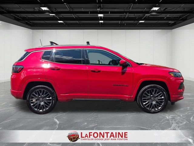 Certified 2022 Jeep Compass Limited w/ (RED) Package AWD/4WD image 6