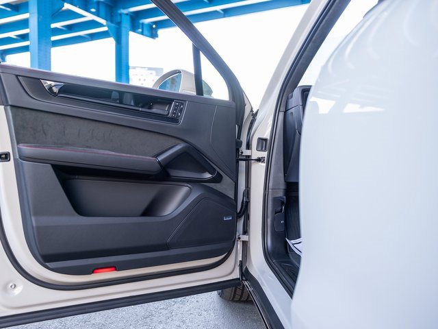 New 2026 Porsche Cayenne GTS image 26