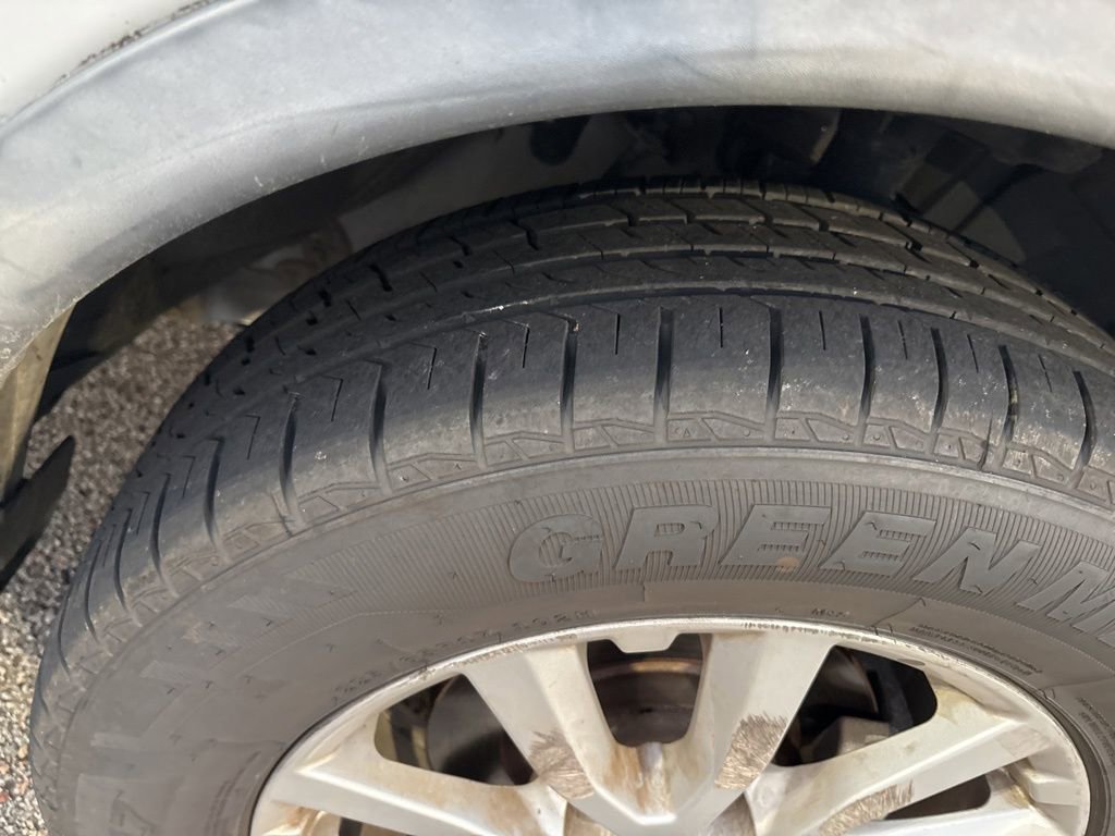 Used 2018 Nissan Rogue SV w/ Premium Package image 15