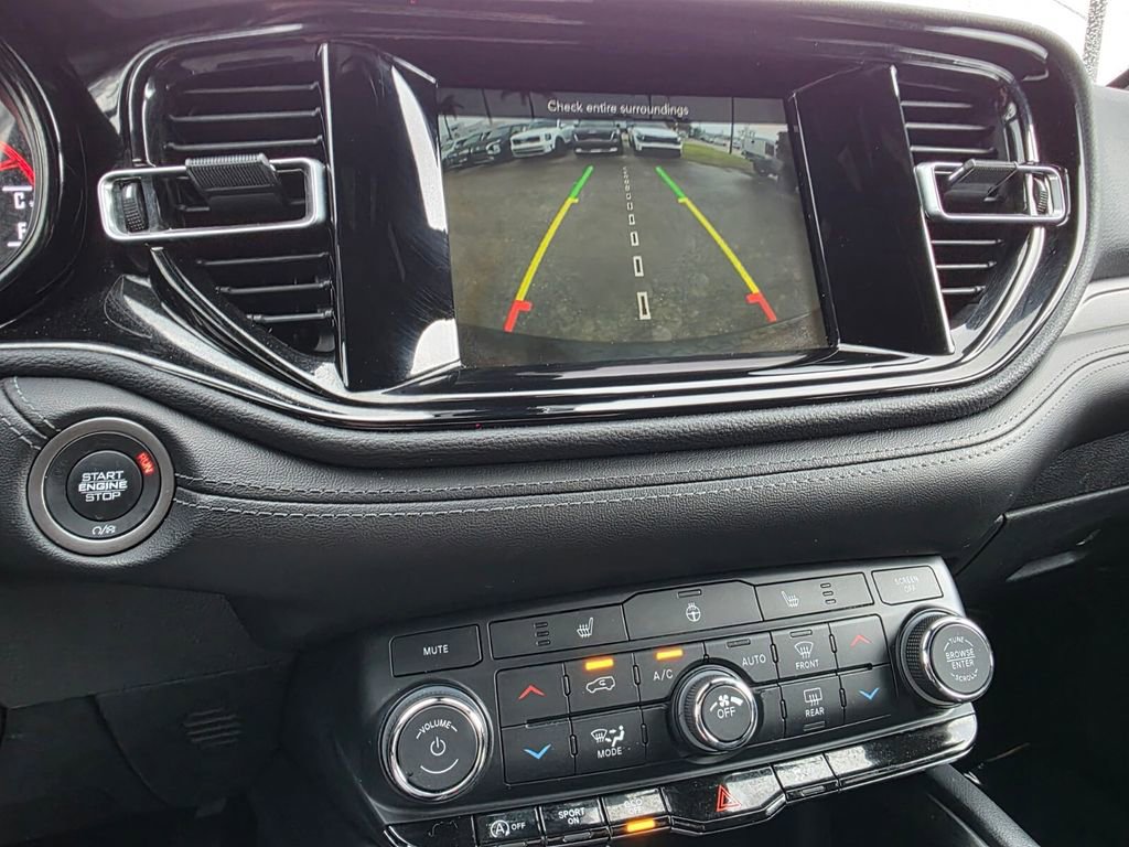 Used 2023 Dodge Durango SXT image 30