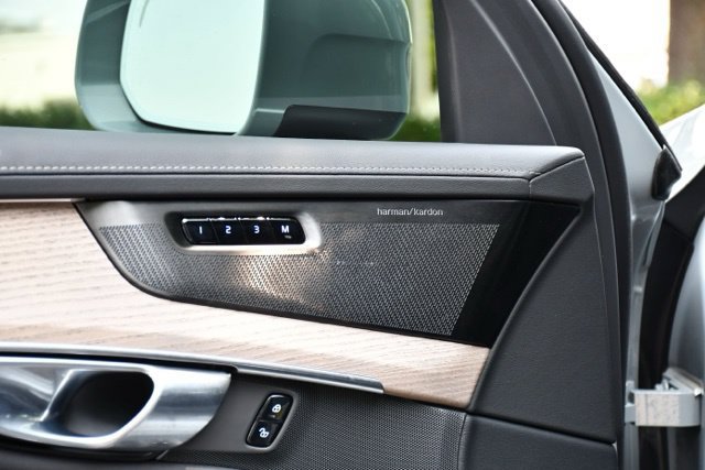 New 2026 Volvo XC90 B6 Plus w/ Protection Package Premier AWD/4WD image 11