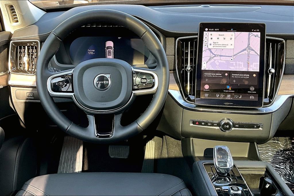 Certified 2025 Volvo XC90 B6 Plus image 7