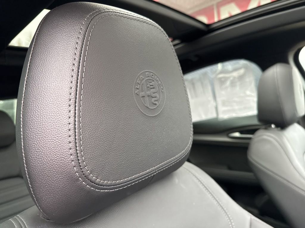 Used 2022 Alfa Romeo Stelvio Veloce image 66