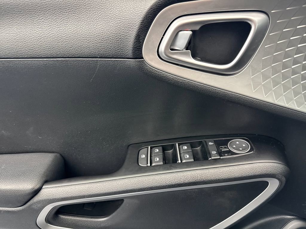 Used 2024 Kia Soul LX w/ Option Group 015 image 10