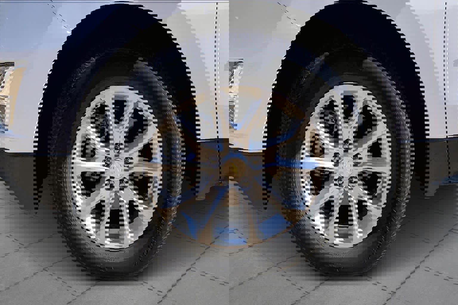 Used 2018 Chevrolet Equinox LT image 9