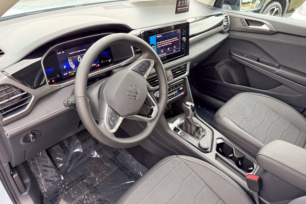 New 2026 Volkswagen Taos SE image 11