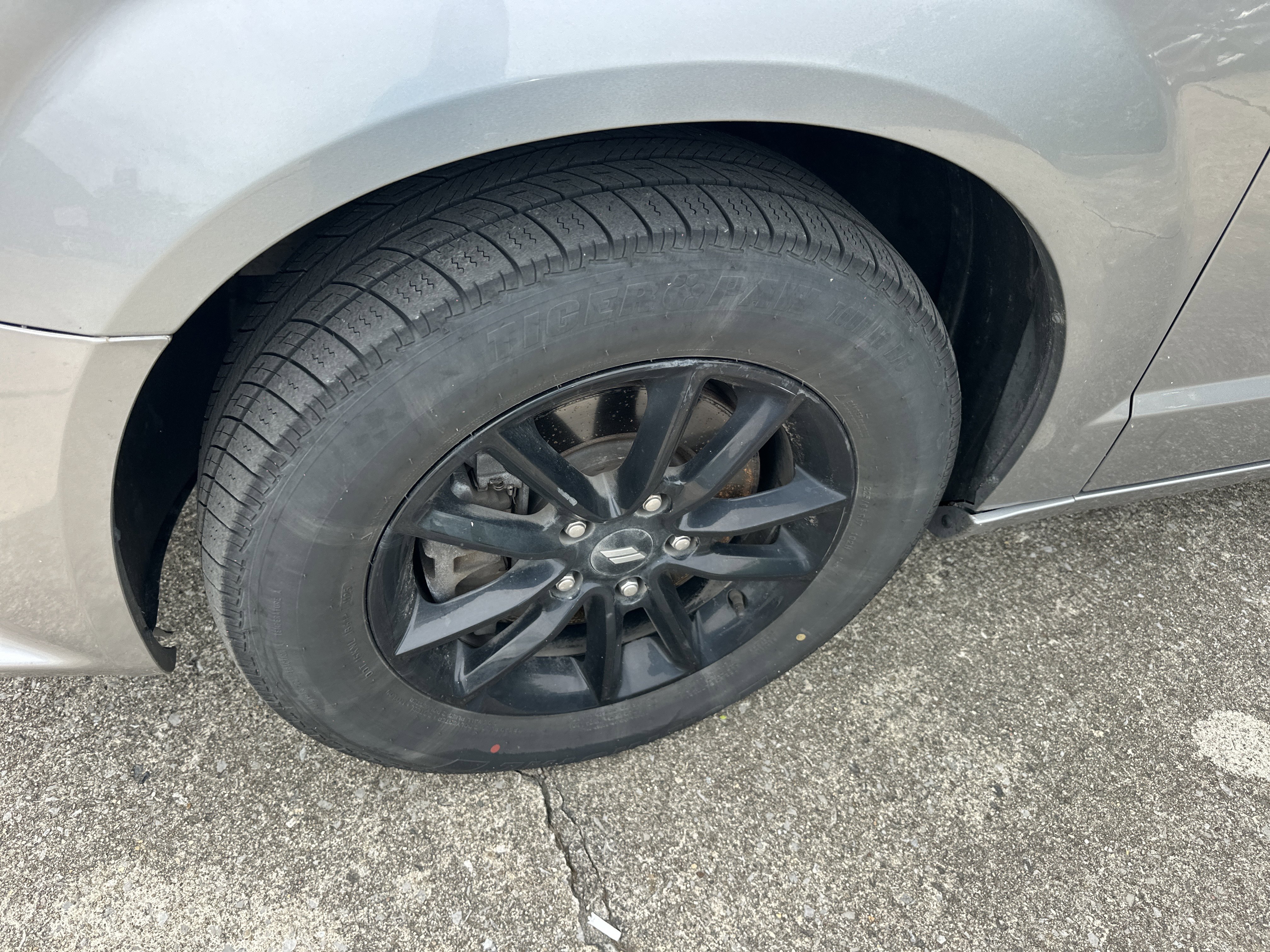 Used 2019 Dodge Grand Caravan SXT w/ Blacktop Package FWD image 13