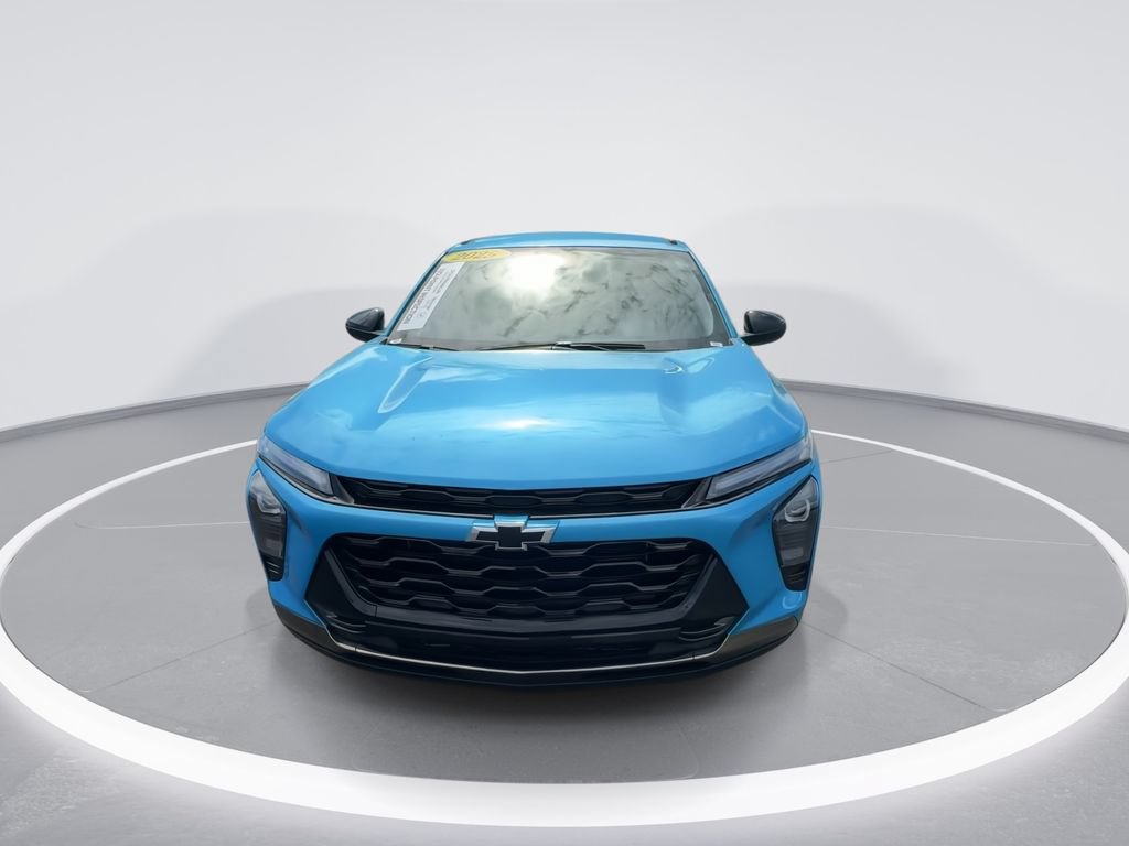 Used 2025 Chevrolet Trax ACTIV w/ Driver Confidence Package FWD image 3