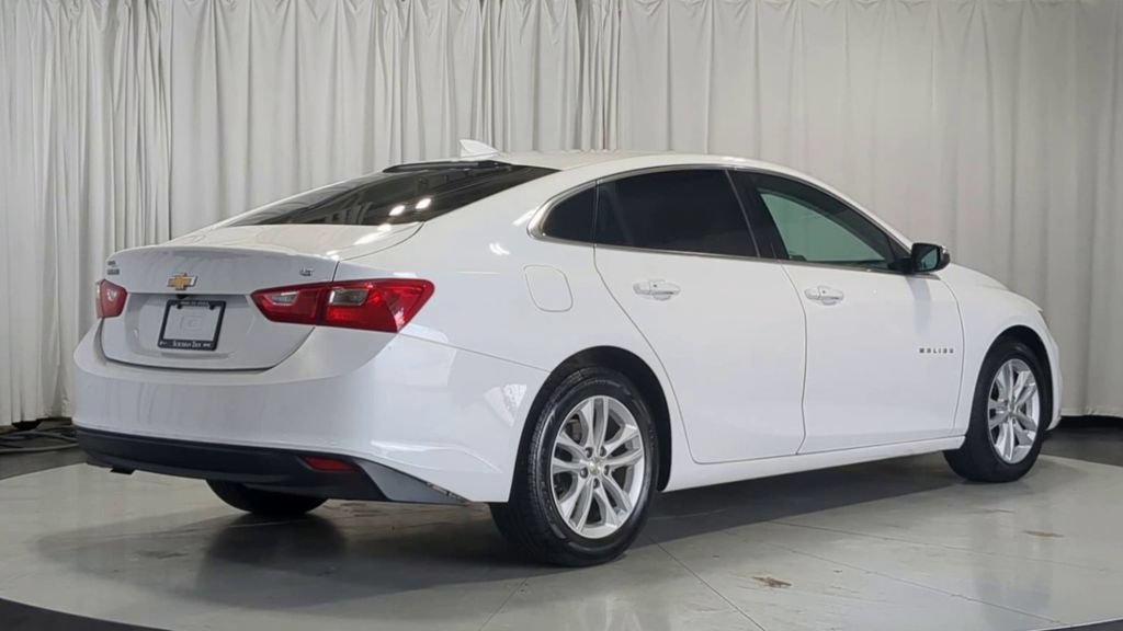 Used 2017 Chevrolet Malibu LT w/ Leather Package FWD image 10