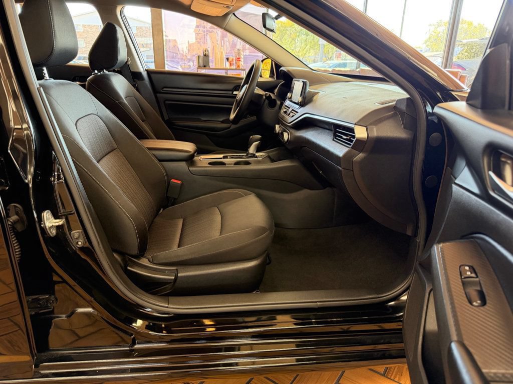 Used 2022 Nissan Altima 2.5 S FWD image 22