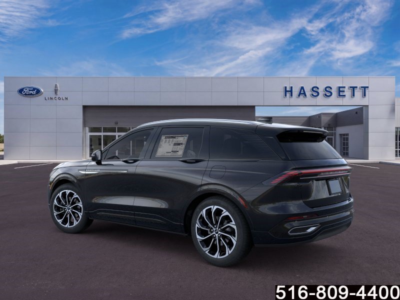 Used 2025 Lincoln Nautilus Reserve AWD/4WD image 5