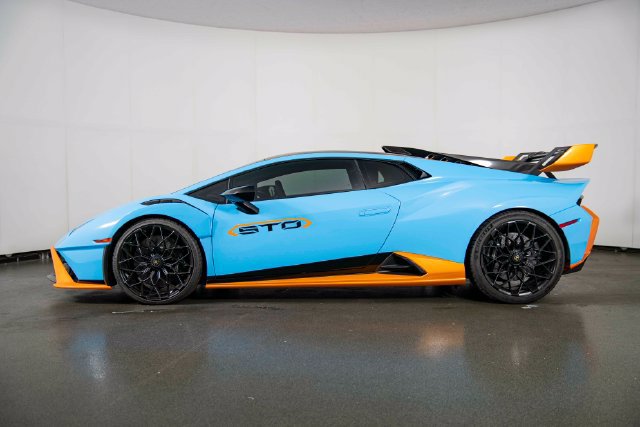 Used 2021 Lamborghini Huracan STO RWD image 5