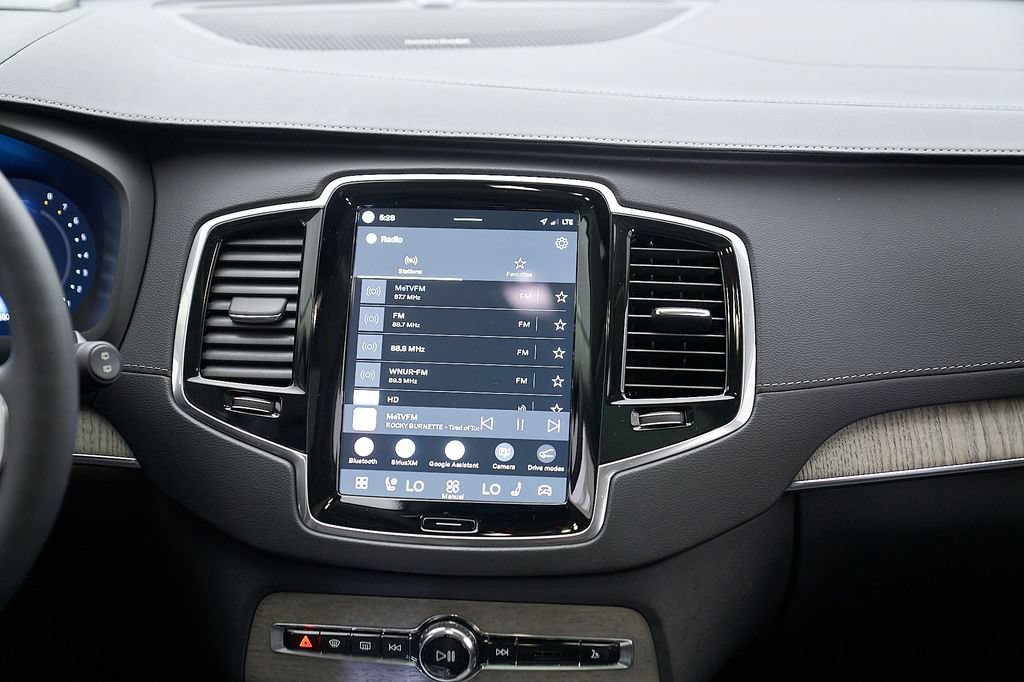 Certified 2023 Volvo XC90 B6 Ultimate w/ Protection Package AWD/4WD image 32