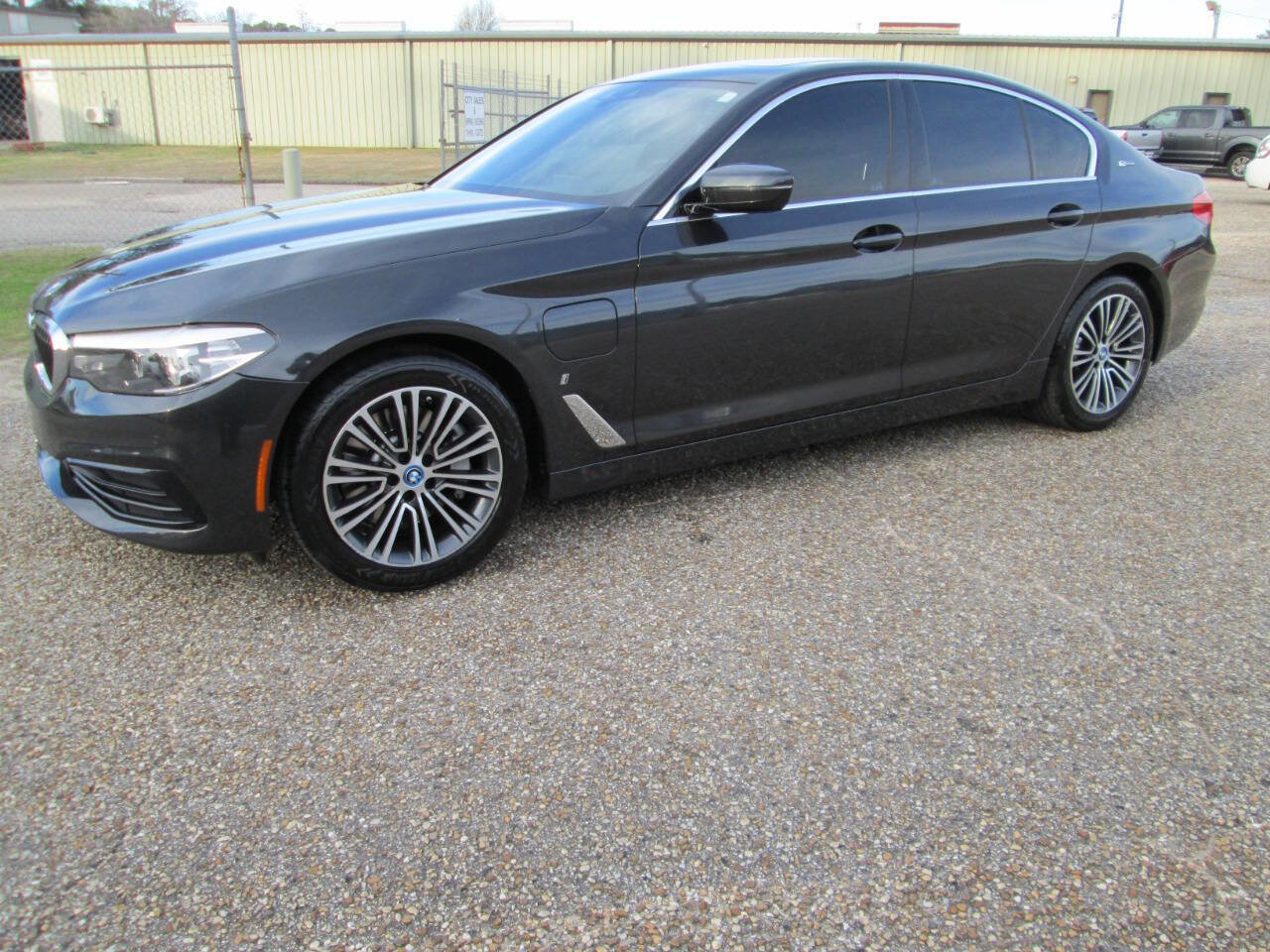 Used 2019 BMW 530e 530e iPerformance 4dr Sedan w/ Convenience Package image 2
