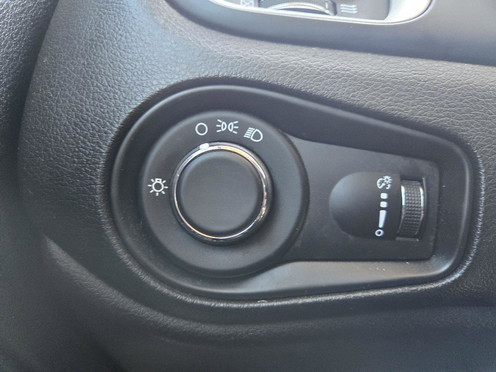 Used 2020 Jeep Renegade Sport image 31