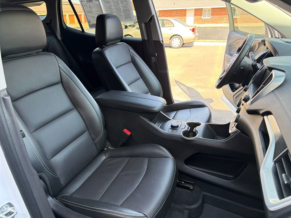 Used 2024 GMC Terrain SLT w/ Tech Package image 19