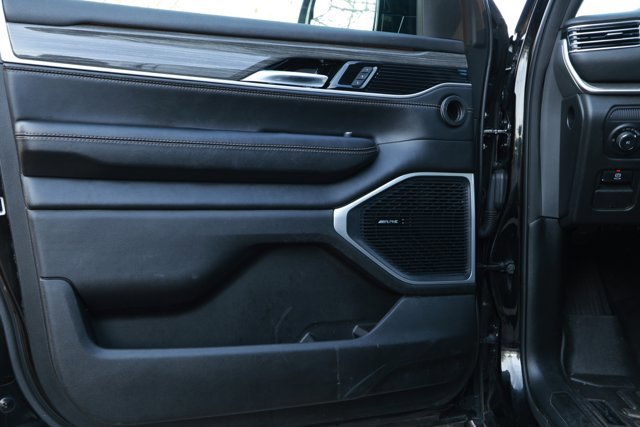 Used 2022 Jeep Wagoneer Series II RWD image 23