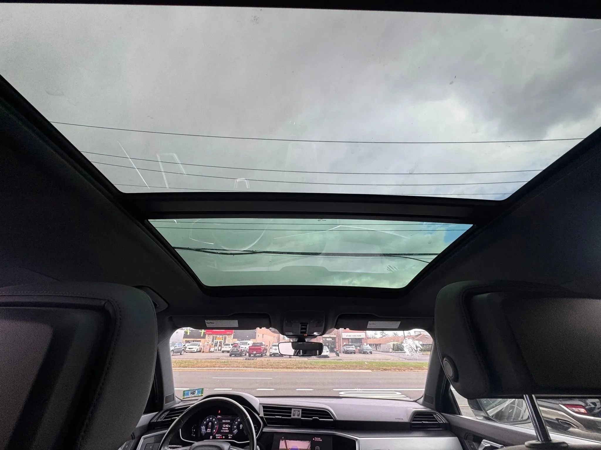 Used 2020 Audi Q3 2.0T Premium image 24