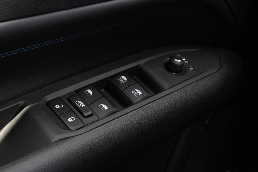 New 2026 Jeep Compass Latitude AWD/4WD image 24