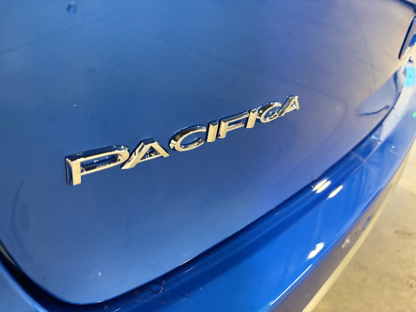 Used 2026 Chrysler Pacifica Limited AWD/4WD image 11