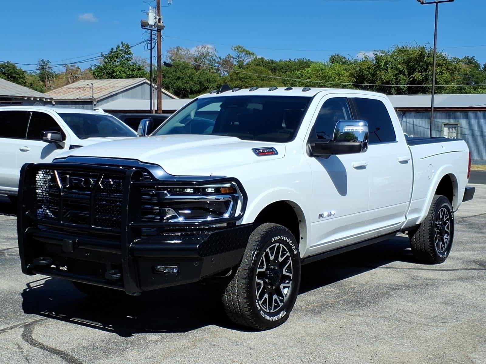 Used 2025 RAM 2500 Limited AWD/4WD image 16