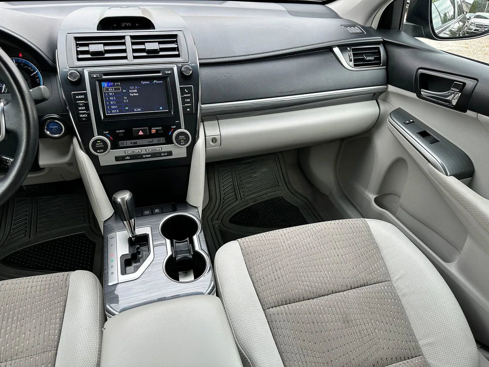 Used 2012 Toyota Camry XLE image 13