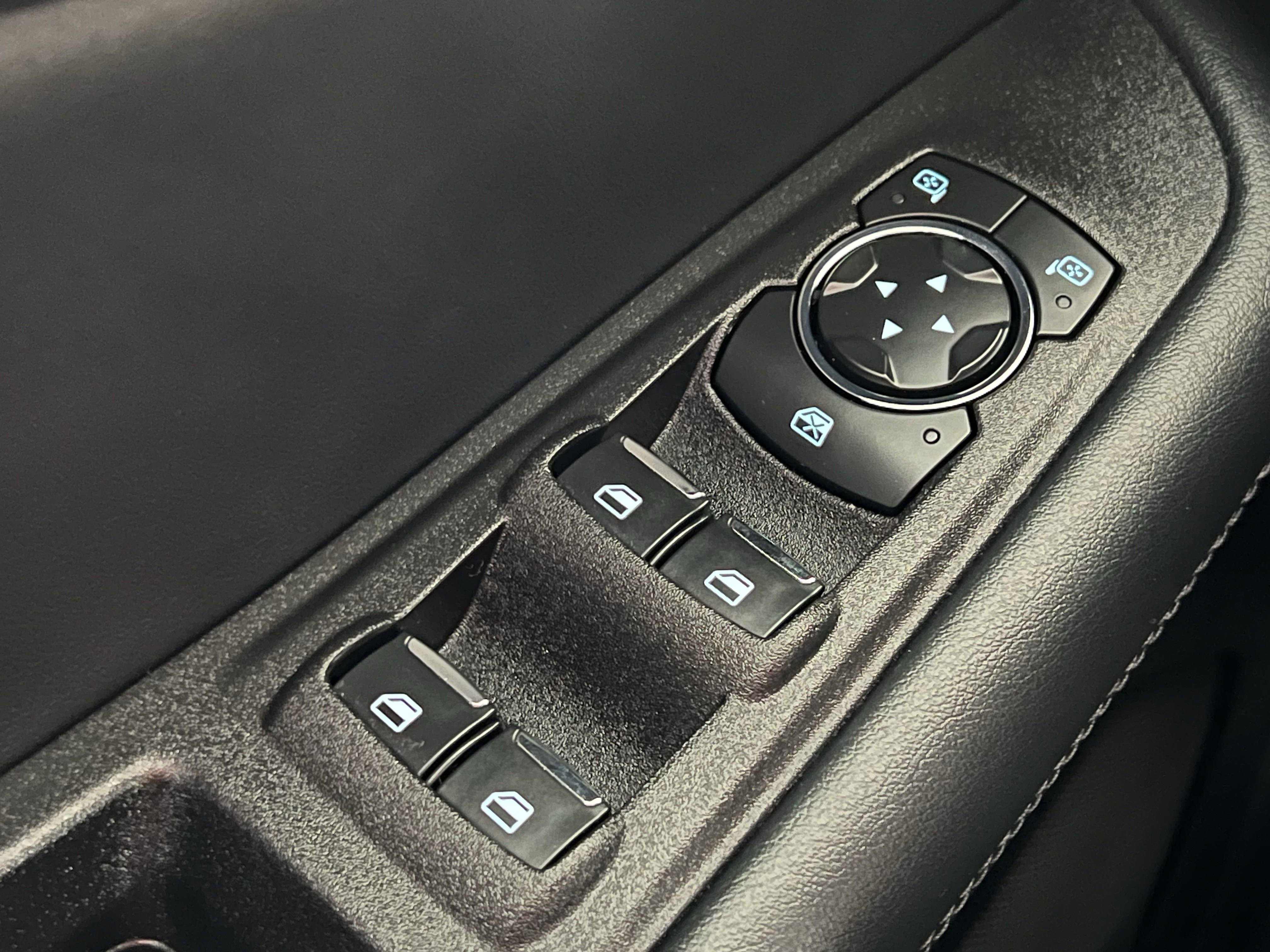 Used 2024 Ford Edge SEL w/ Convenience Package image 38