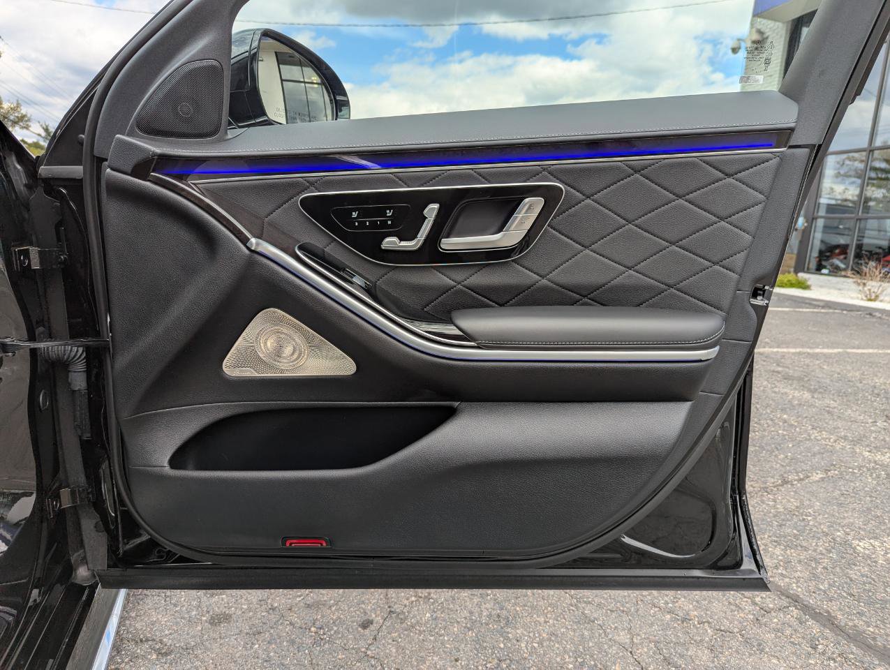 Used 2025 Mercedes-Benz S 580 4MATIC Sedan image 32