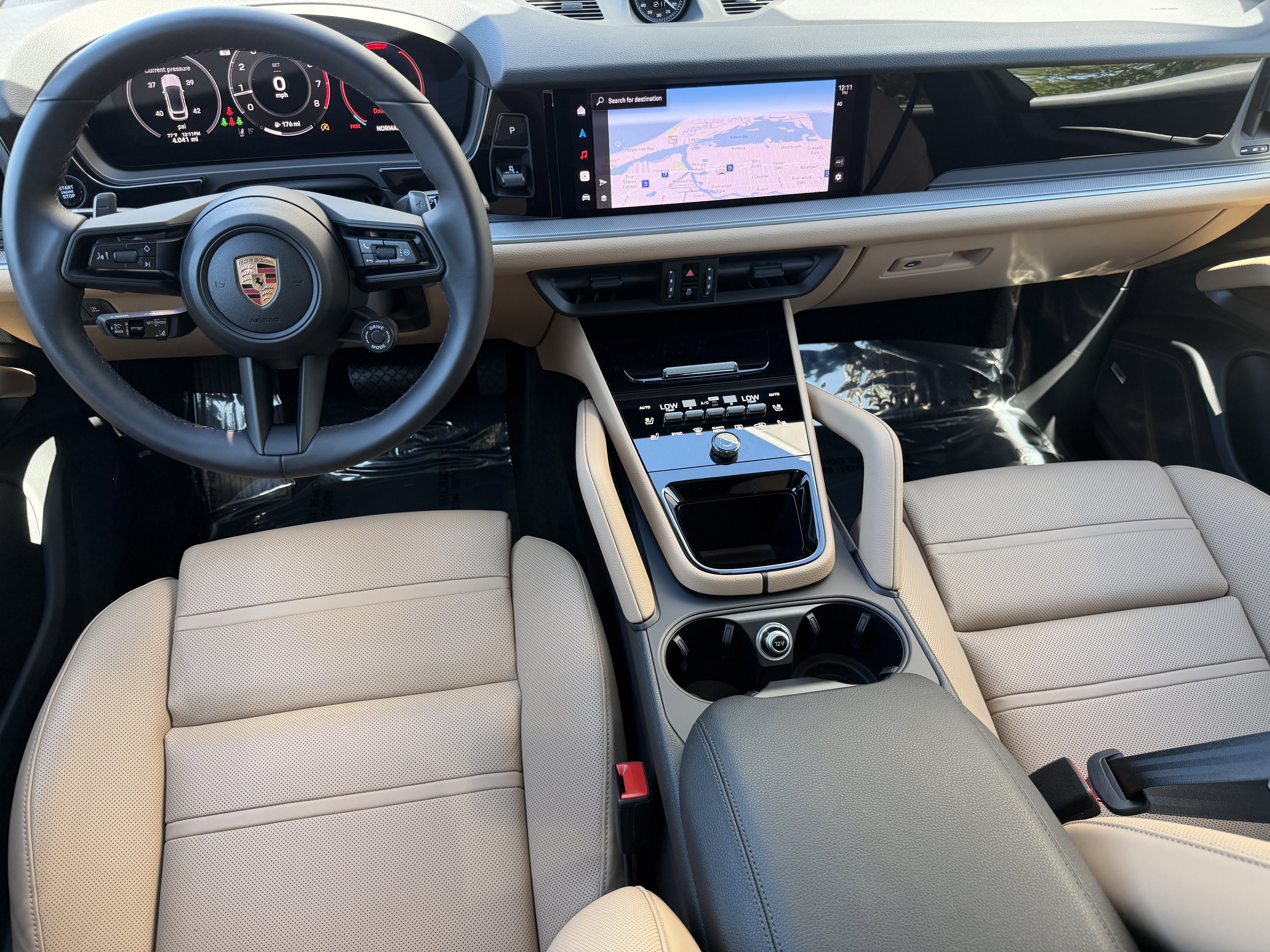 Certified 2026 Porsche Cayenne Coupe image 17