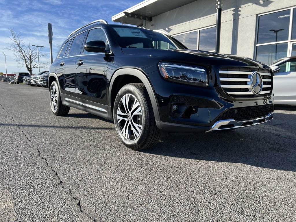 Used 2025 Mercedes-Benz GLB 250 4MATIC image 4