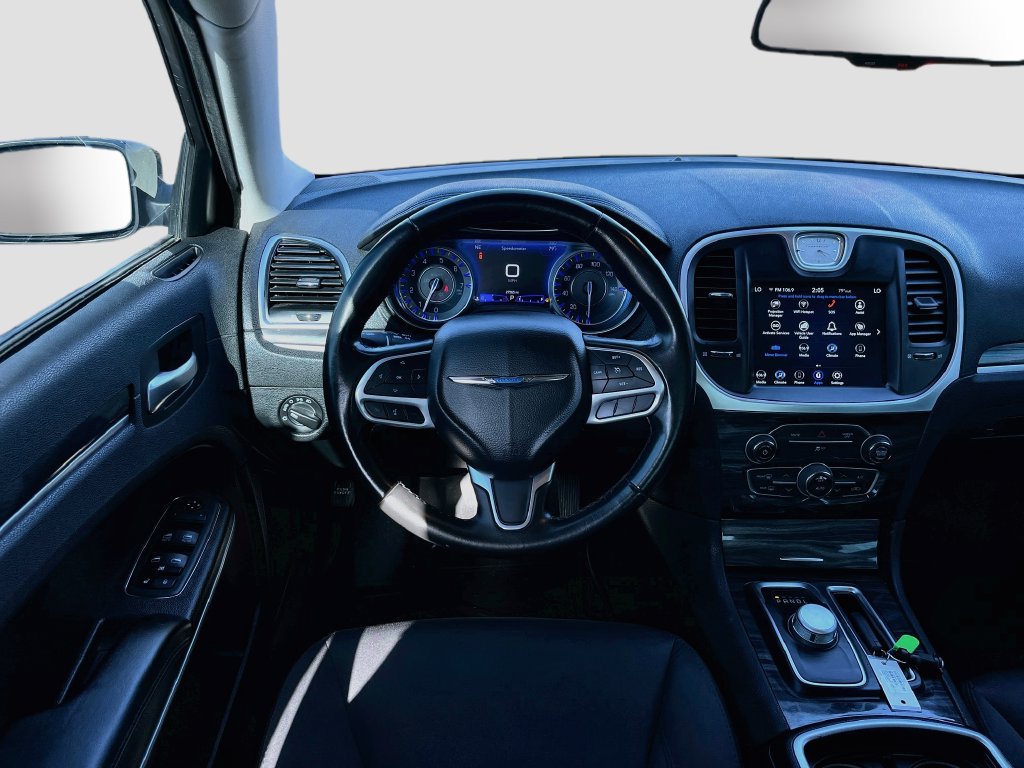 Used 2020 Chrysler 300 Touring w/ Sport Appearance Package RWD image 20