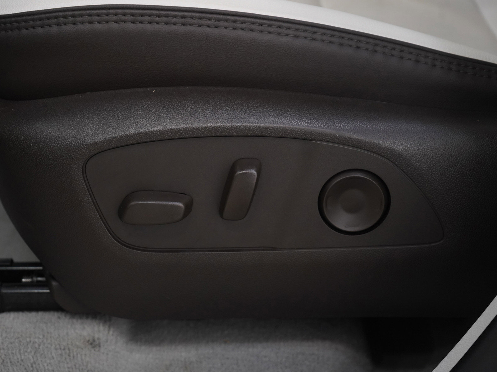 Used 2024 GMC Acadia Denali w/ Super Cruise Package image 32