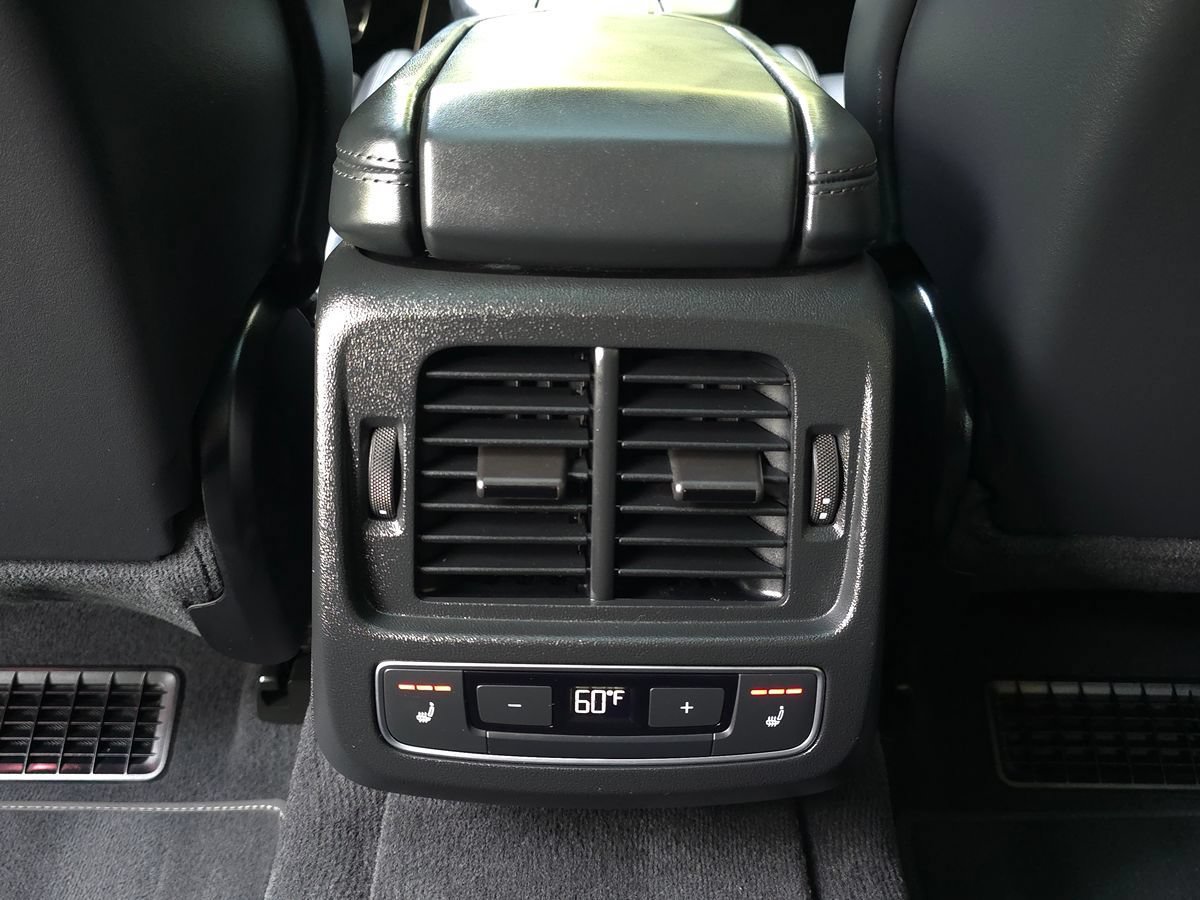 Used 2022 Audi RS e-tron GT w/ Carbon Performance Package AWD/4WD image 16