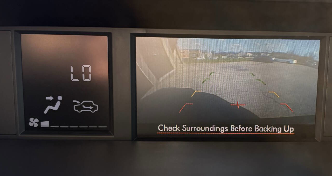 Used 2015 Subaru Forester 2.5i Limited image 9