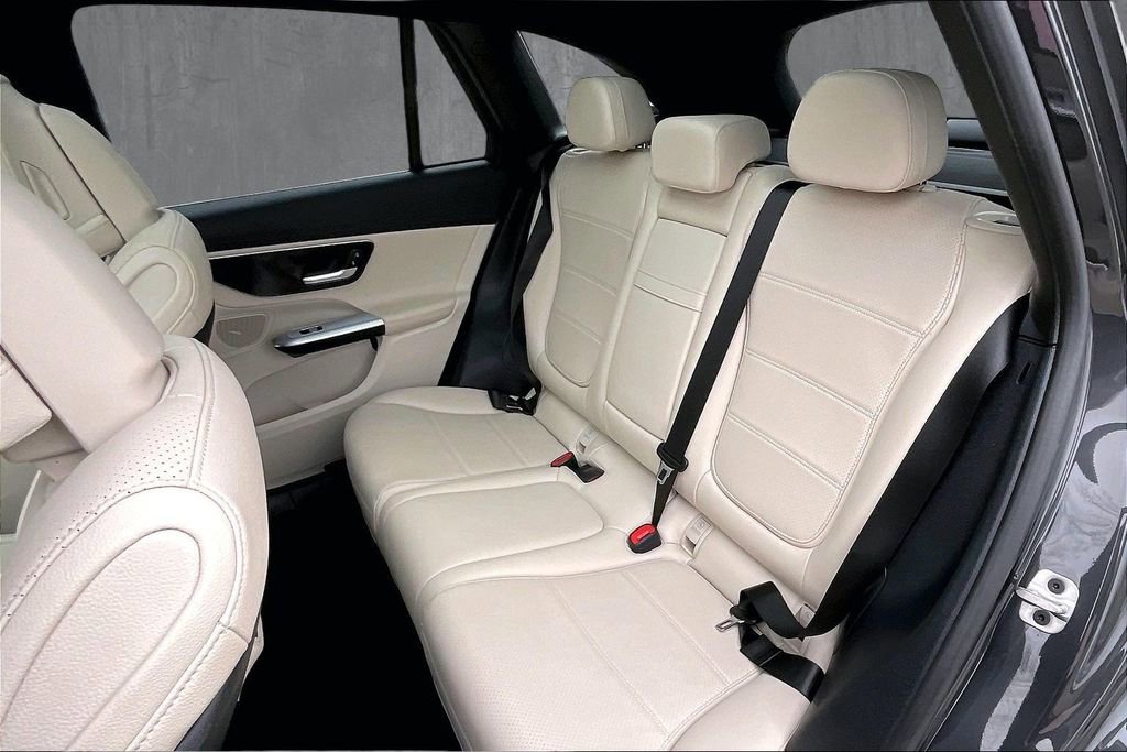 Used 2023 Mercedes-Benz GLC 300 4MATIC image 22