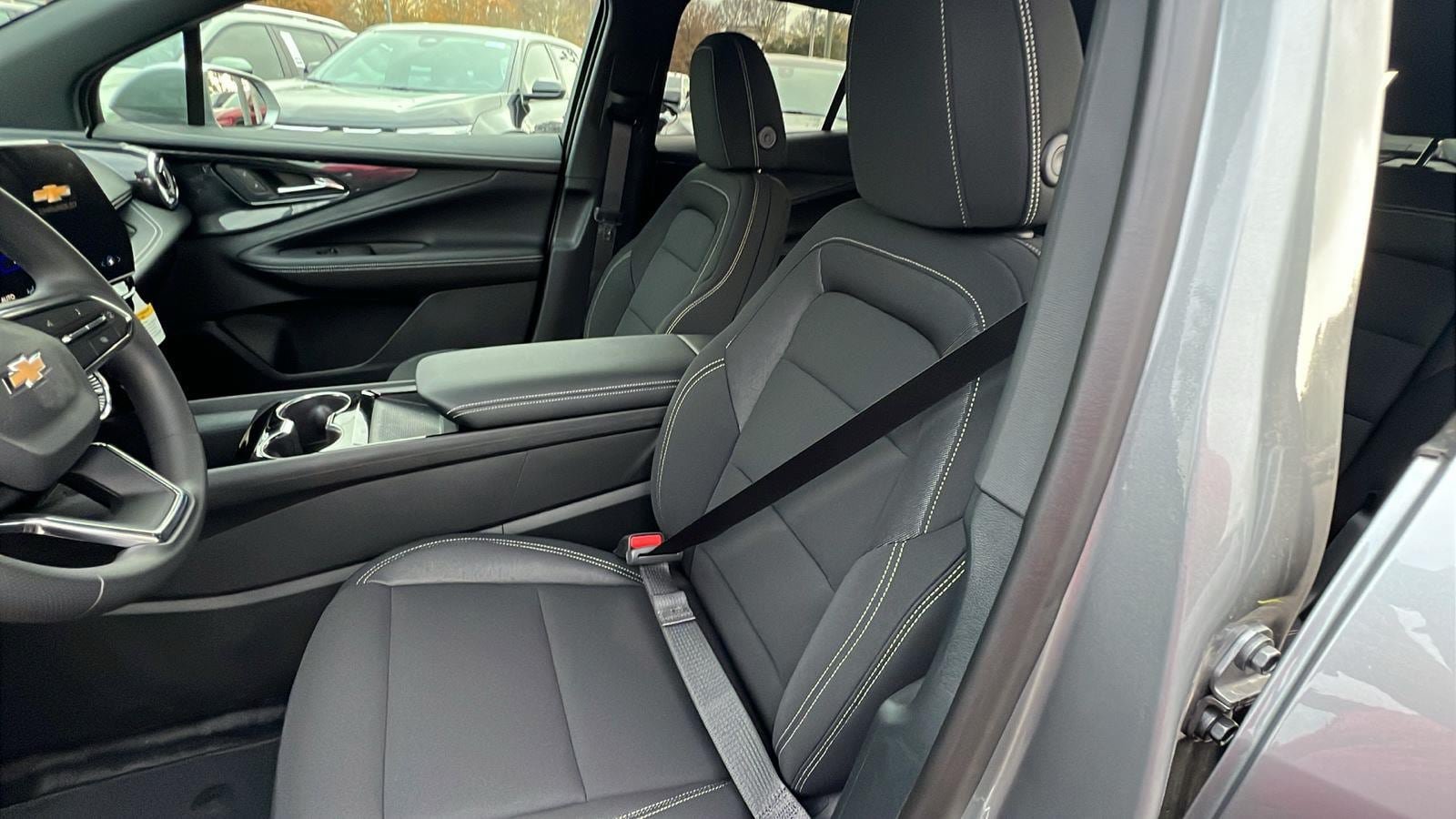 New 2026 Chevrolet Blazer EV LT AWD/4WD image 13