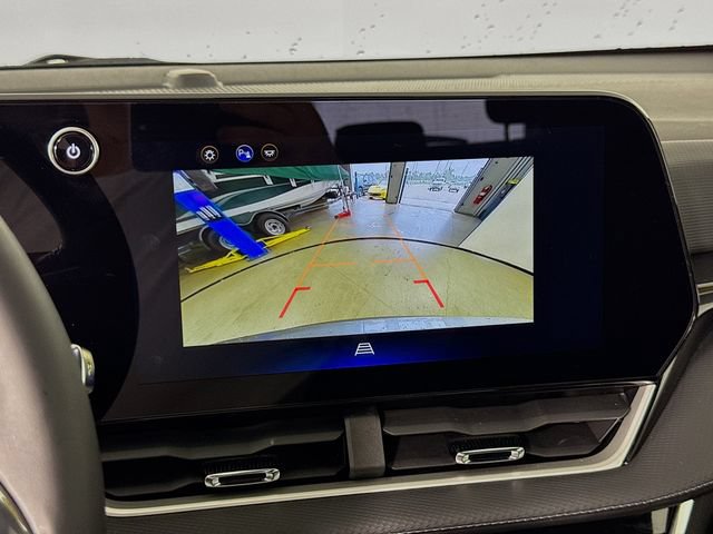Used 2025 Chevrolet Equinox LT FWD image 16