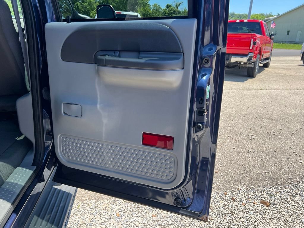 Used 2002 Ford F350 XLT AWD/4WD image 17