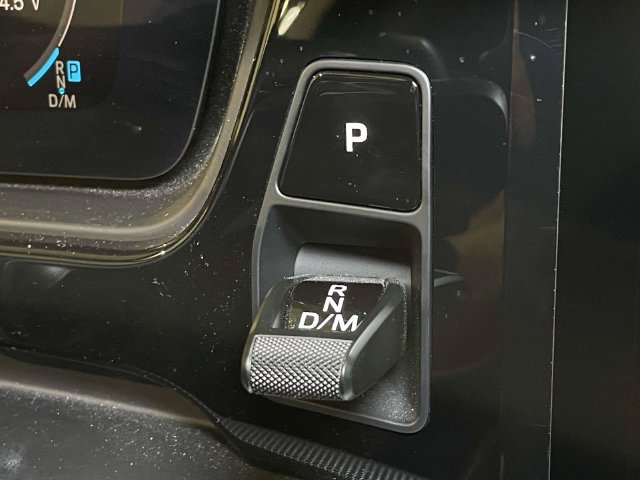 Certified 2025 Porsche Cayenne Coupe AWD/4WD image 43