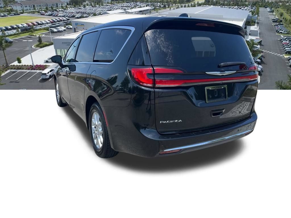 Certified 2023 Chrysler Pacifica Touring-L FWD image 22