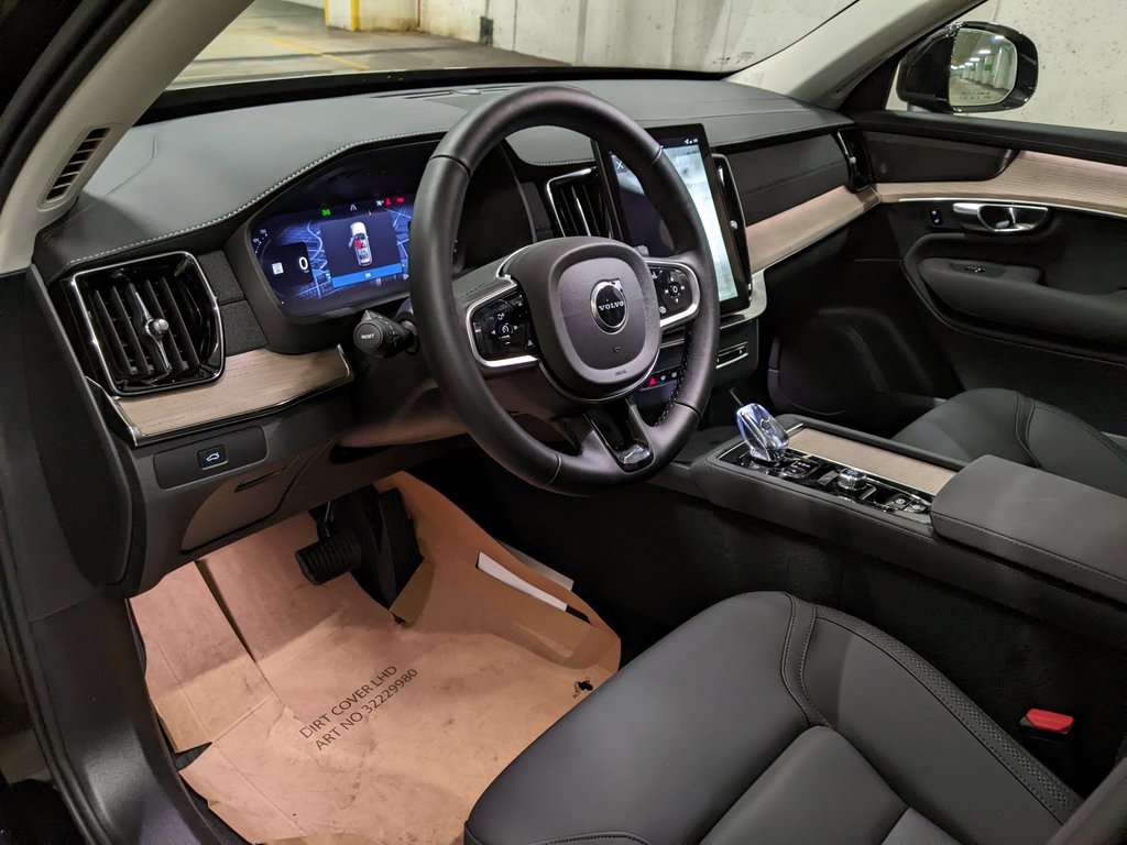 New 2026 Volvo XC90 B6 Plus w/ Protection Package Premier image 8