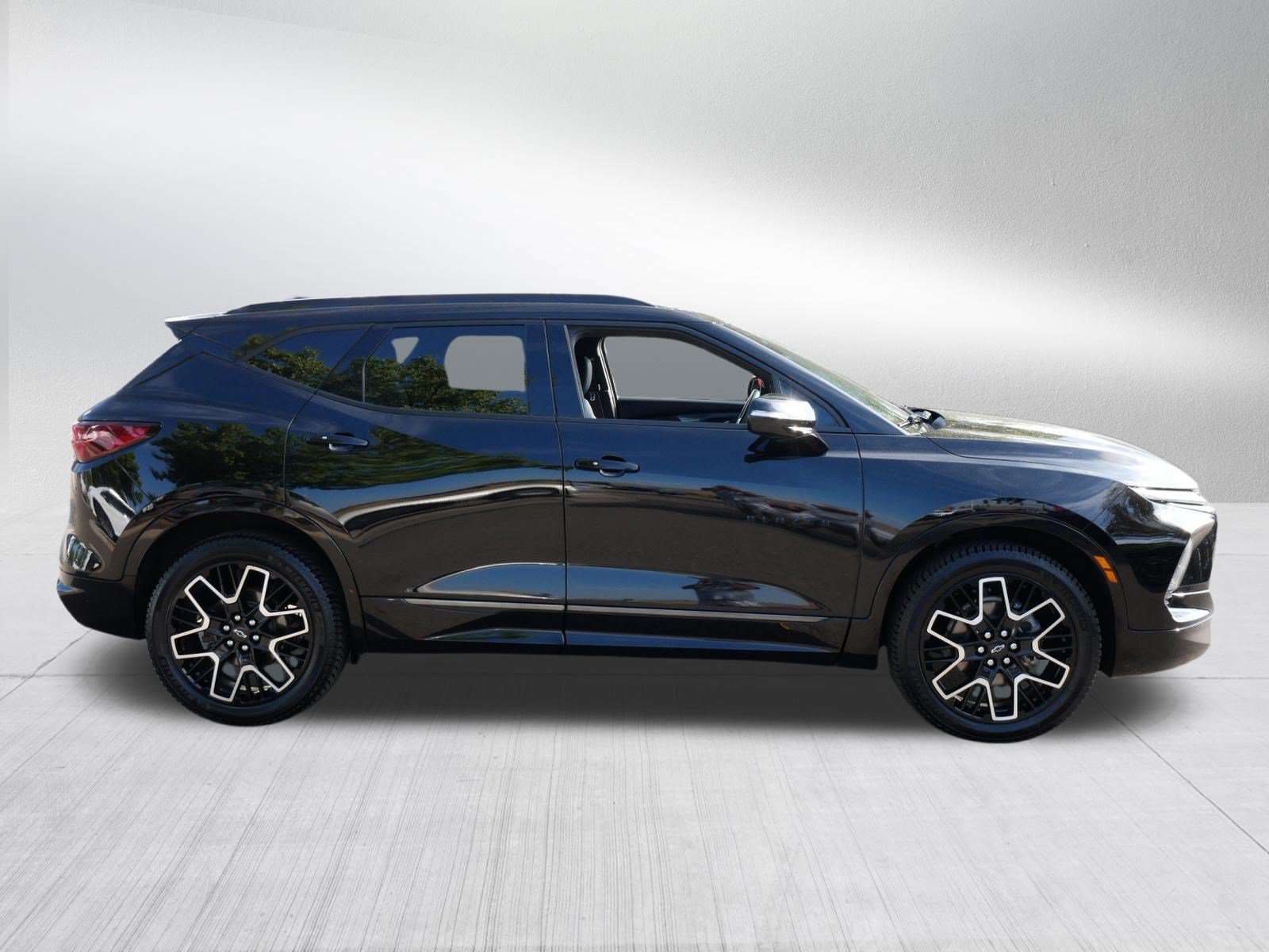 Used 2023 Chevrolet Blazer RS AWD/4WD image 8