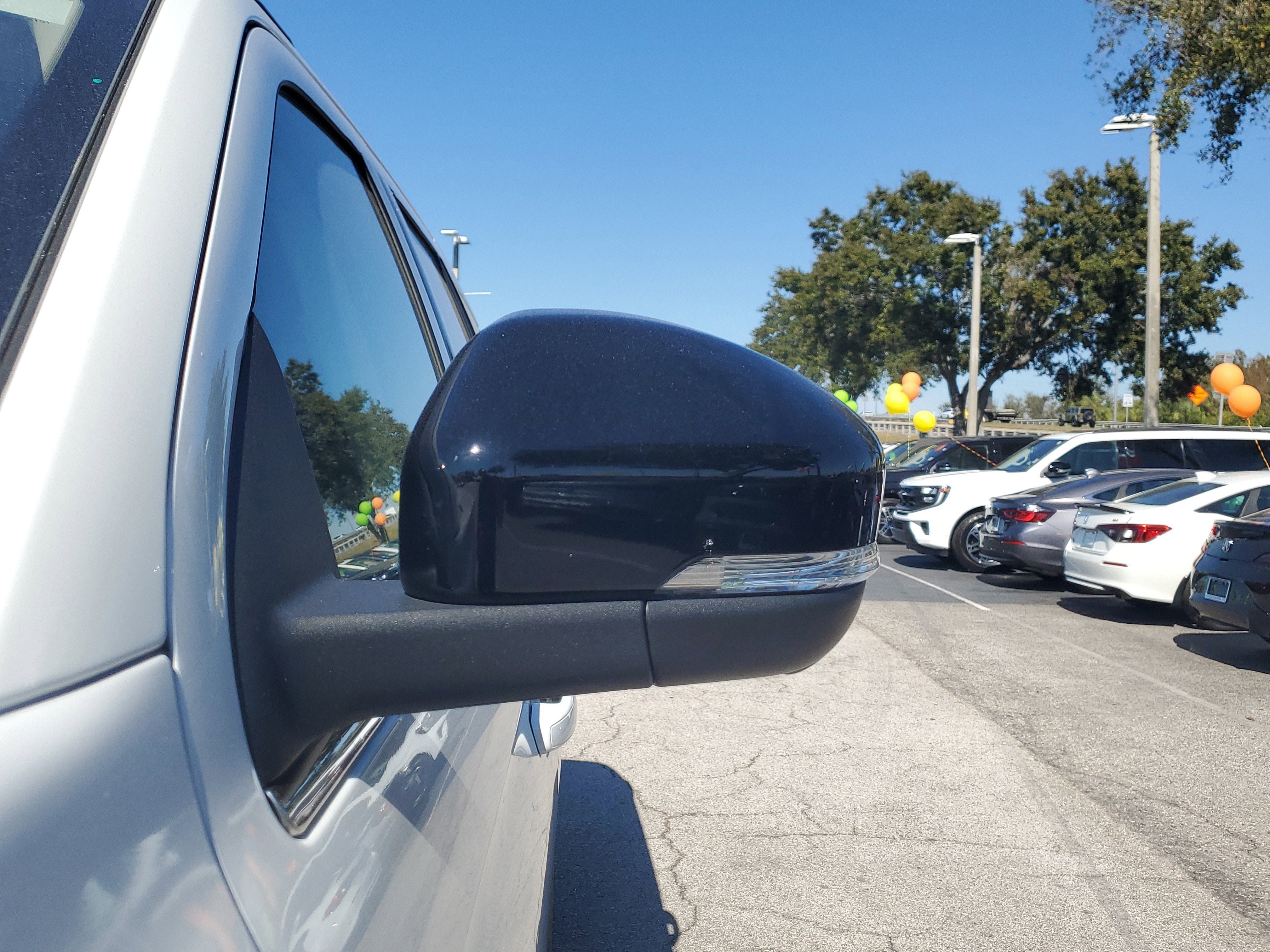 Certified 2025 Ford Expedition Active image 4