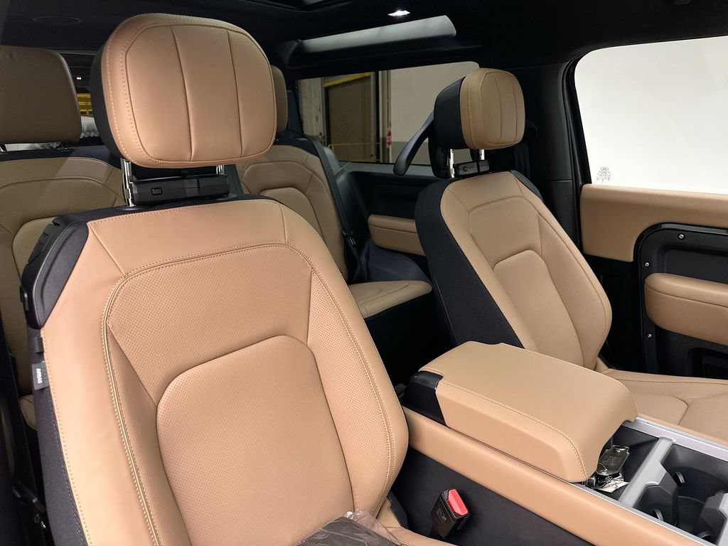 New 2026 Land Rover Defender 90 V8 AWD/4WD image 6