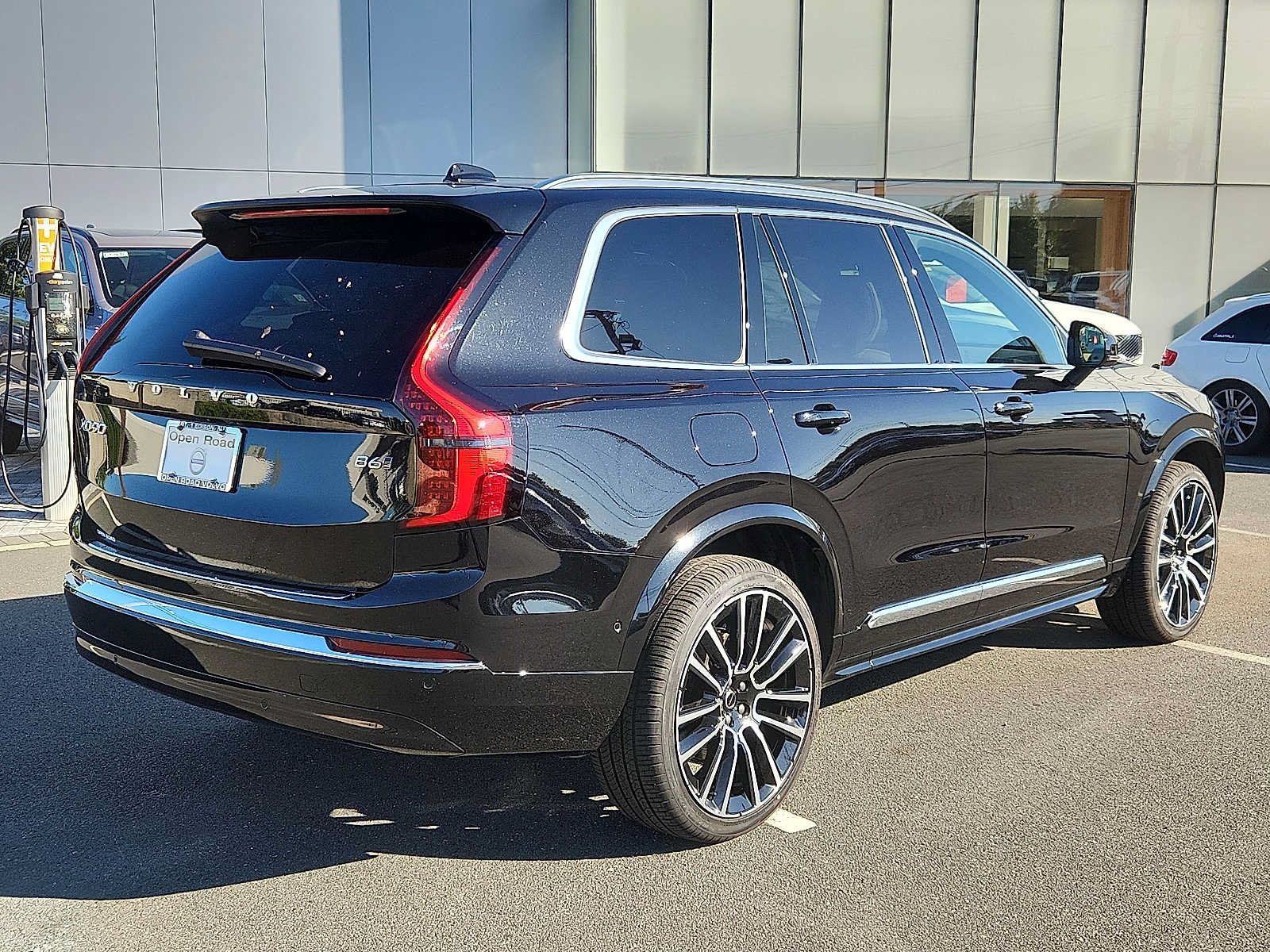 Used 2026 Volvo XC90 B6 Plus w/ Protection Package Premier AWD/4WD image 6