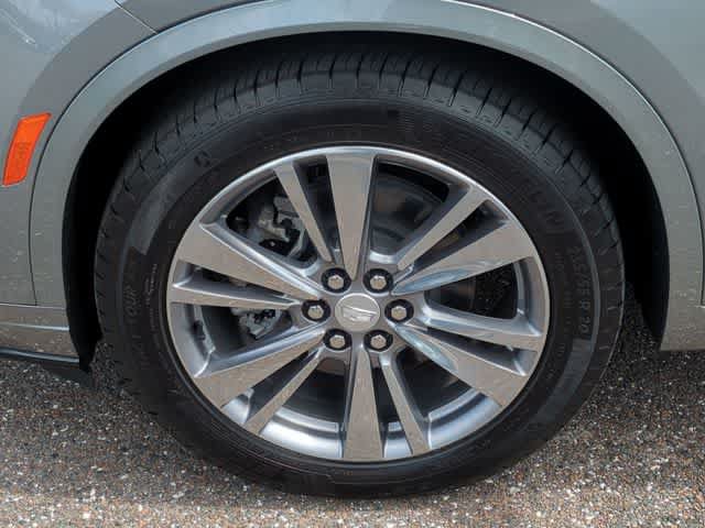 Used 2025 Cadillac XT6 Premium Luxury w/ LPO, Floor Liner Package FWD image 14