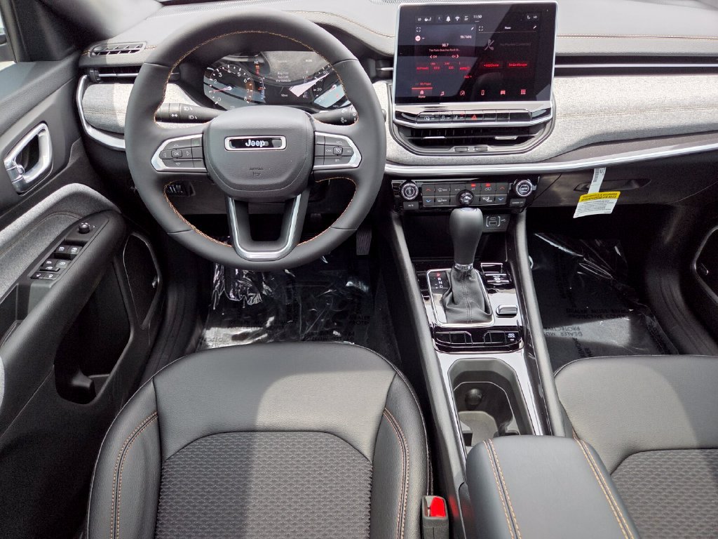 New 2026 Jeep Compass Latitude AWD/4WD image 25