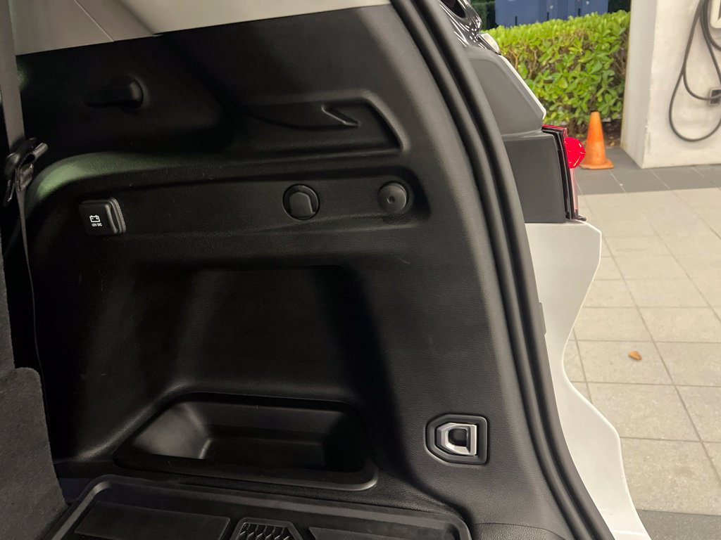 Used 2023 Jeep Grand Cherokee L Laredo RWD image 13