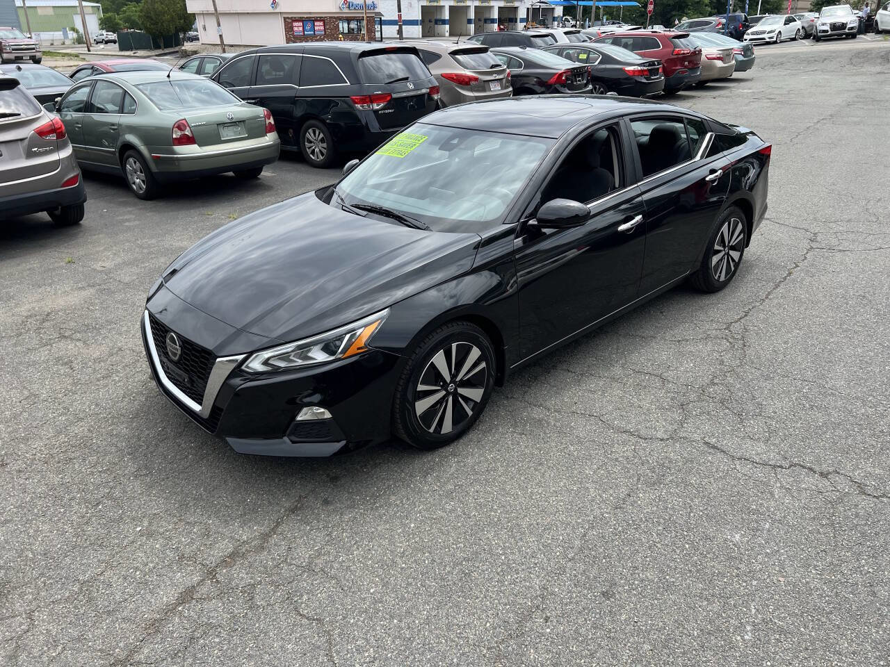 Used 2021 Nissan Altima 2.5 SV w/ SV Premium Package image 3
