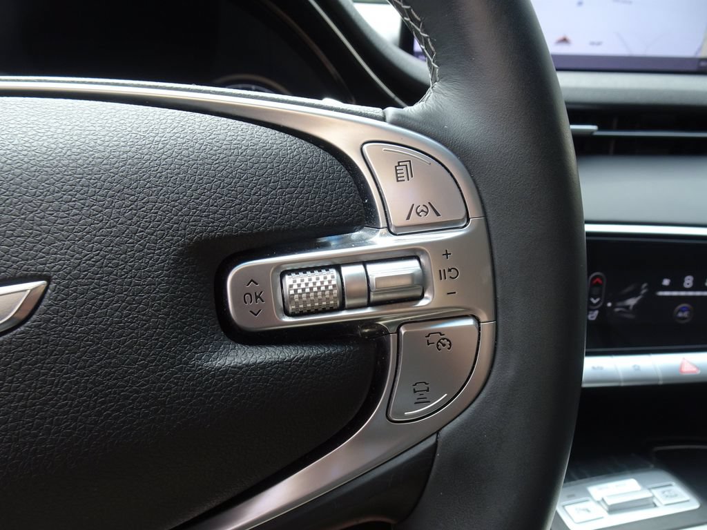 Used 2023 Genesis GV70 2.5T AWD/4WD image 21